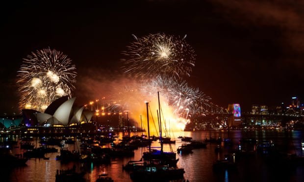 Từ ngày hôm qua, người dân thành phố Sydney và nhiều khách du lịch đã cắm trại qua đêm để có được địa điểm ngắm pháo hoa đẹp nhất trong khoảnh khắc chuyển giao năm mới. Ảnh: 