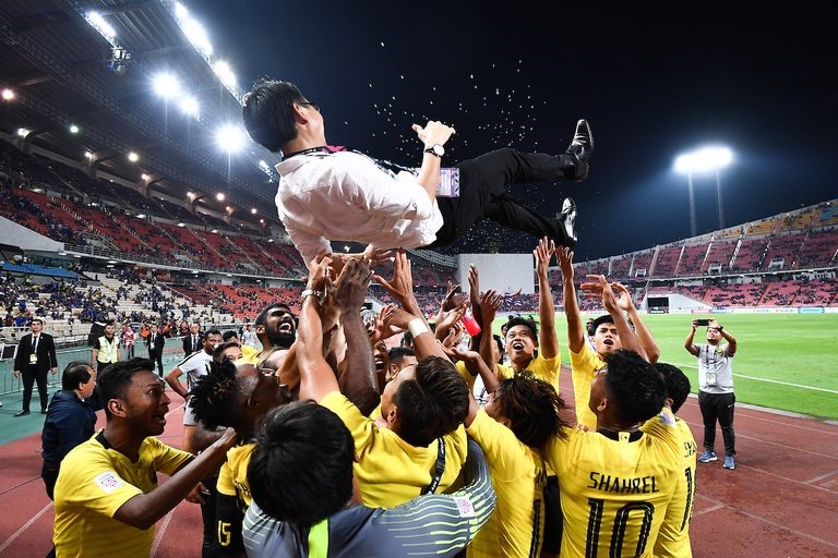 HLV Tan Cheng Hoe đã thành công với lối chơi liều lĩnh của mình. Ảnh: AFF Suzuki Cup.
