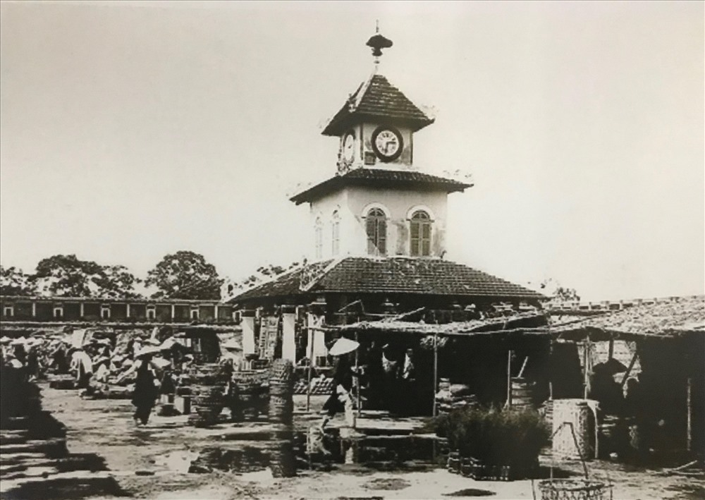 Chợ Đông Ba đầu thế kỷ 20