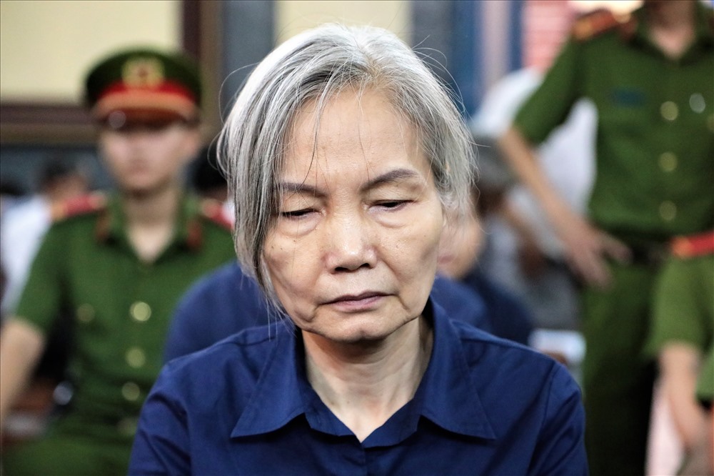 Bị cáo Nguyễn Thị Kim Xuyến đối diện mức án tổng hợp 30 năm tù. Ảnh: Trường Sơn