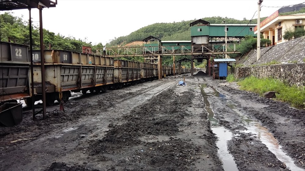 Ga Lộ Phong - nơi đón nhận than nguyên khai từ các mỏ Núi Béo, Hà Tu...Ảnh: Nguyễn Hùng