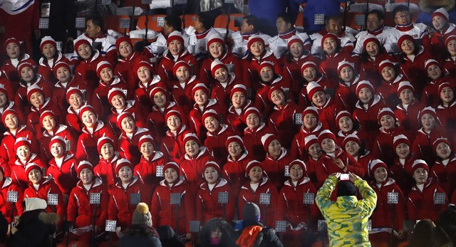 Khoảng một giờ trước khi lễ khai mạc Thế vận hội mùa Đông Pyeongchang chính thức diễn ra tại sân vận động Olympic Pyeongchang, Hàn Quốc vào tối 9/2