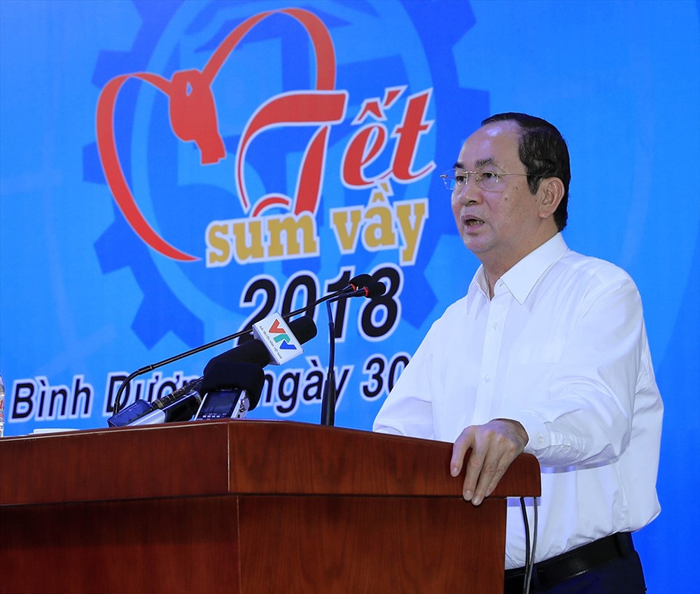 Chủ tịch Nước Trần Đại Quang phát biểu trong buổi thăm hỏi, chúc tết và tặng quà cho 500 công nhân lao động có hoàn cảnh khó khăn đang làm việc ở Bình Dương ngày 30.1.2018. Ảnh: LÊ TUYẾT