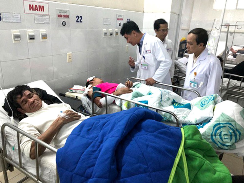 Các hành khách gặp nạn đang được điều trị tại Bệnh viện Đà Nẵng.
