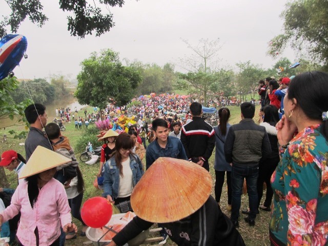 Hàng nghìn người dân xứ Thanh tham gia chợ Chuộng. (Ảnh: HT)