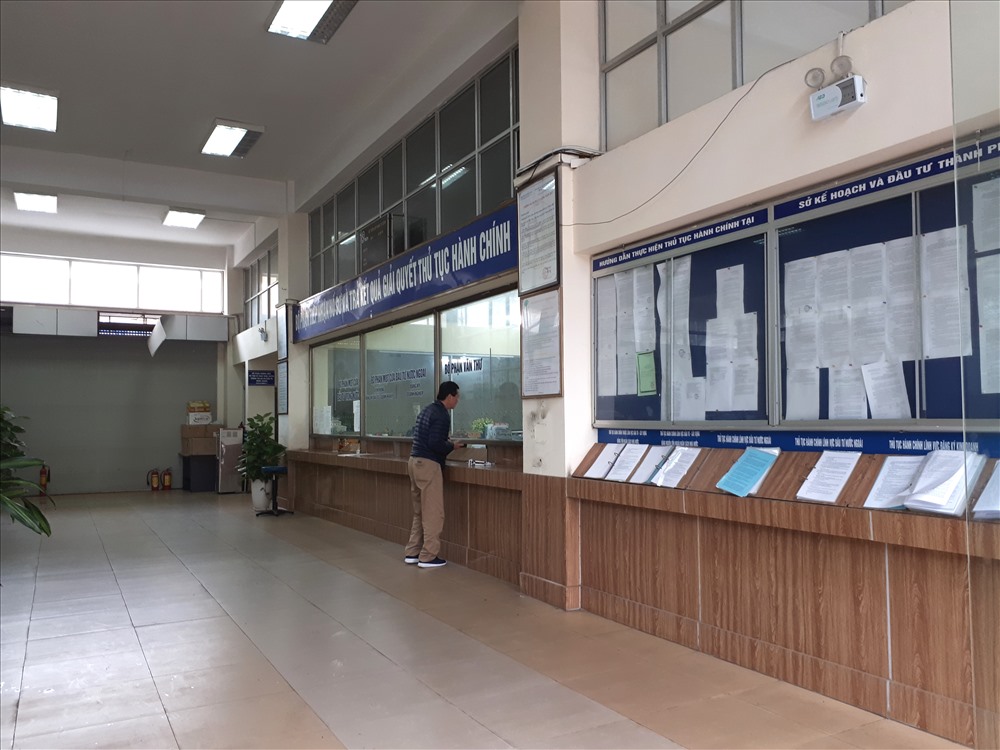 Tại trụ sở của Sở Kế hoạch - Đầu tư (phố Cát Linh, quận Đống Đa), phòng chờ giải quyết thủ tục hành chính rộng thênh thang.