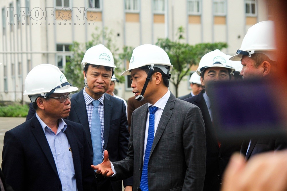 Bộ trưởng Công Thương thăm nhà máy đạm Ninh Bình.