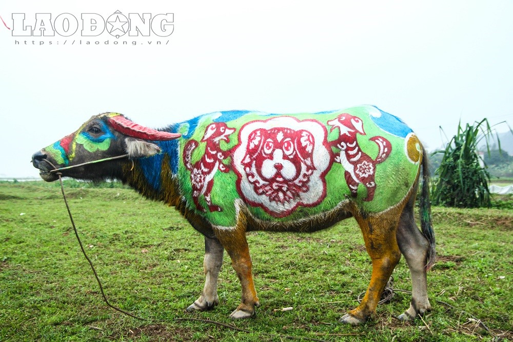 Chó cưỡi trâu là một hình ảnh truyền thống của nông thôn Việt Nam, thể hiện sự khéo léo và tinh thần chịu khó của con người. Hãy xem hình ảnh để cảm nhận sự độc đáo của nét vẽ này.