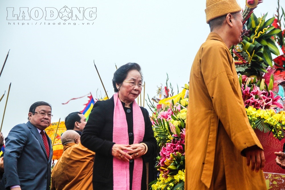 Lễ hội Tịch điền năm nay có sự tham dự của nguyên Phó Chủ tịch nước Nguyễn Thị Doan, ông 