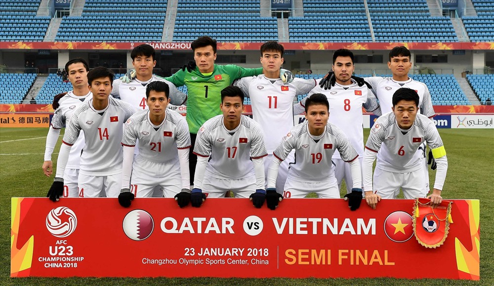 Nhiều tuyển thủ U23 Việt Nam phải cạnh tranh suất đá chính ở V.League 2018. Ảnh: Hữu Phạm