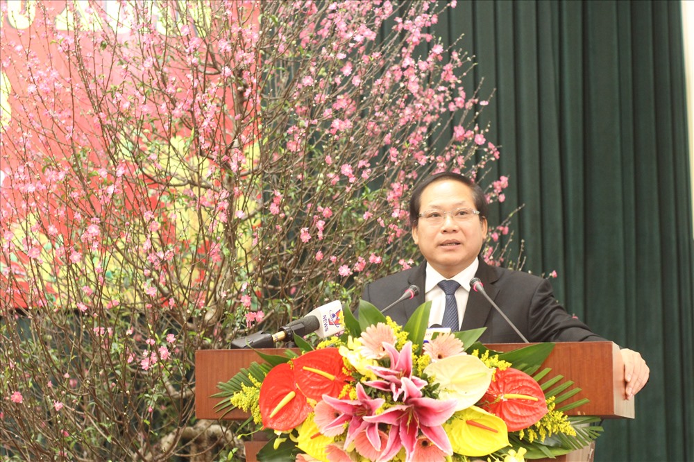 Bộ Trưởng Bộ Thông tin và Truyền thông Trương Minh Tuấn phát biểu tại giao ban báo chí. Ảnh: Trần Vương