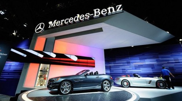 Nhà sản xuất ôtô Geely của Trung Quốc trở thành cổ đông lớn nhất của tập đoàn sản xuất xe hơi Daimler AG, công ty mẹ của thương hiệu Mercedes-Benz, khiến giới chức Đức cảnh giác.  Bộ trưởng Kinh tế Đức, Brigitte Zypries, nói rằng Berlin sẽ “đặc biệt cảnh giác” phi vụ đầu tư này của công ty Trung Quốc. “Đức là một nền kinh tế mở và luôn chào đón các vụ đầu tư, miễn là chúng phù hợp với thị trường”, Bộ trưởng Zypries nói.