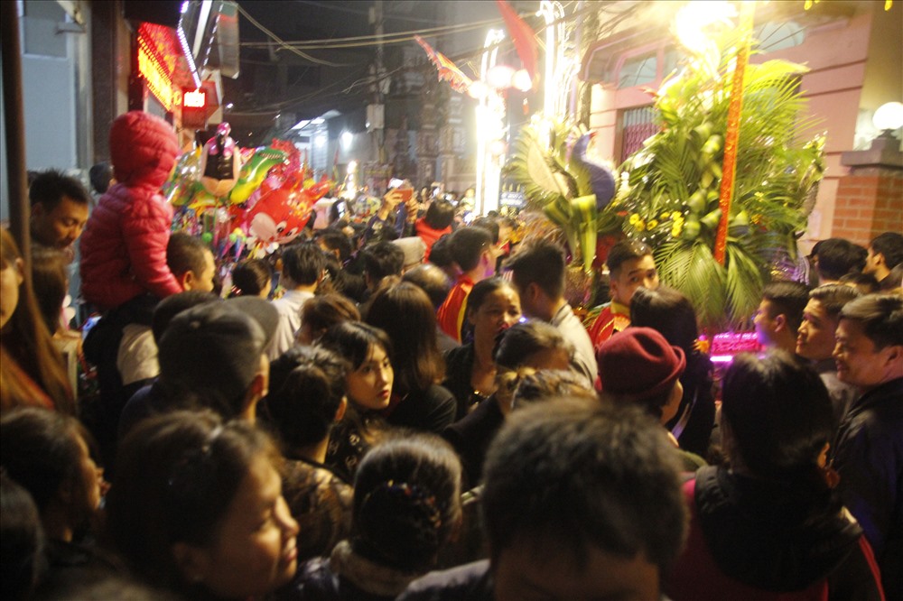 Đây là lễ hội hàng năm của người dân La Phù nhằm cầu mong năm mới sức khỏe và bình an
