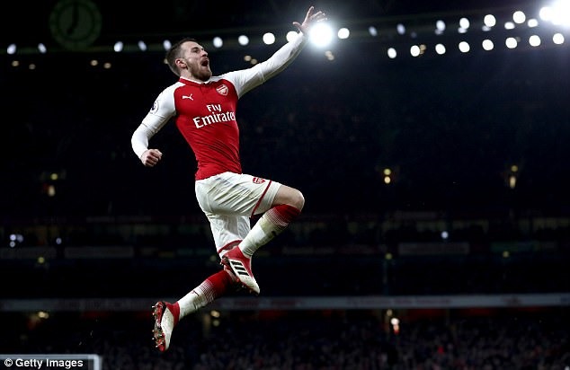 Ramsey tỏa sáng trong trận gặp Everton với cú hat-trick cho riêng mình. Ảnh: Getty Images.