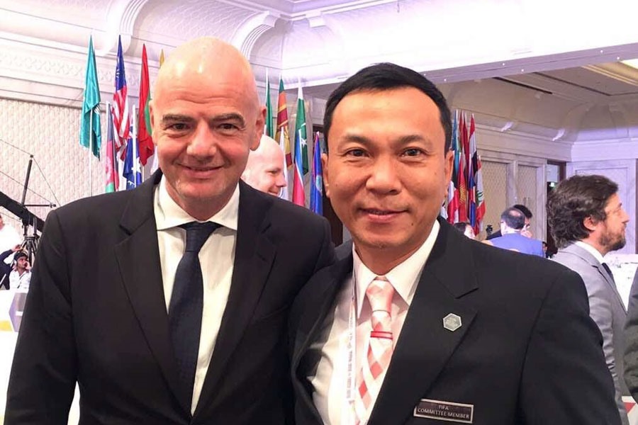 Chủ tịch FIFA Gianni Infantino  và Phó Chủ tịch VFF Trần Quốc Tuấn trong một cuộc gặp tại một sự kiện quốc tế. Ảnh: QT