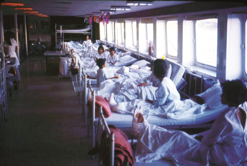 Những bệnh nhân được cứu chữa trên tàu phần lớn là trẻ em và nạn nhân chiến tranh. Ảnh: TL