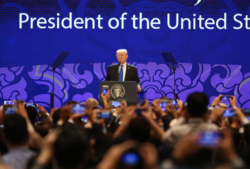 Tổng thống Mỹ Donald Trump phát biểu trưa ngày 10.11 tại Hội nghị thượng đỉnh Doanh nghiệp APEC (CEO Summit) 2017.