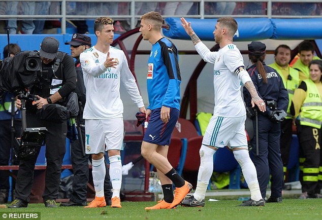 Ramos đột ngột xin rời sân. Ảnh: Reuters.