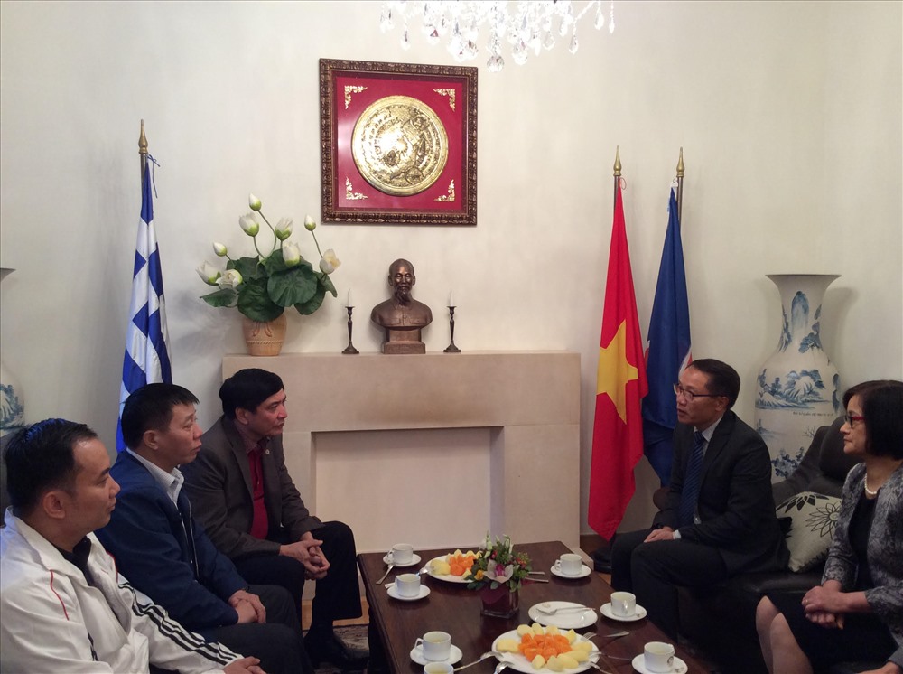 Đoàn đại biểu Tổng LĐLĐVN thăm và làm việc với Sứ quán Việt Nam tại Hy Lạp