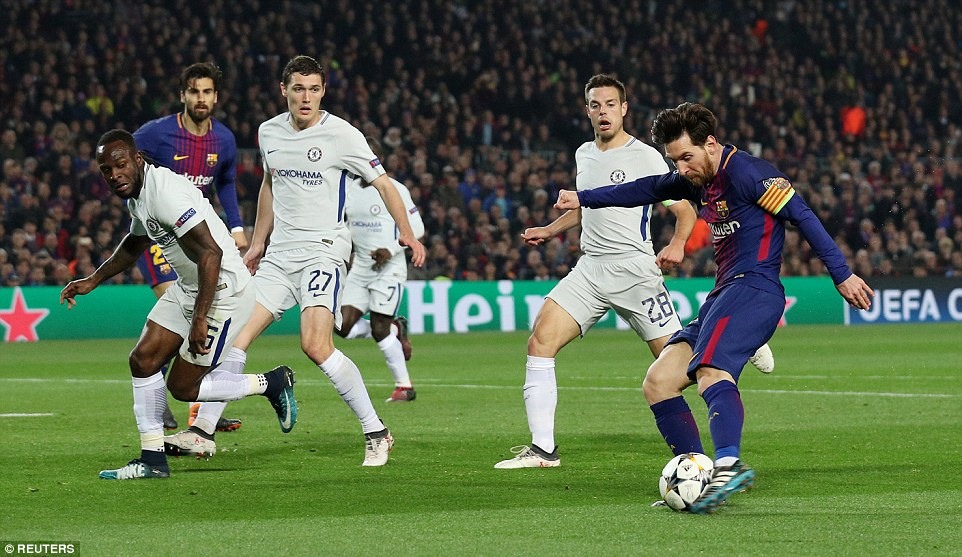 Bàn nâng tỷ số lên 3-0 cũng như là bàn thứ 100 của Messi ở UEFA Champions League. Ảnh: Reuters.