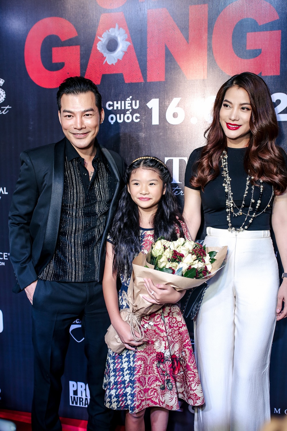 Diễn viên Trương Ngọc Ánh và con gái đến chúc mừng Trần Bảo Sơn