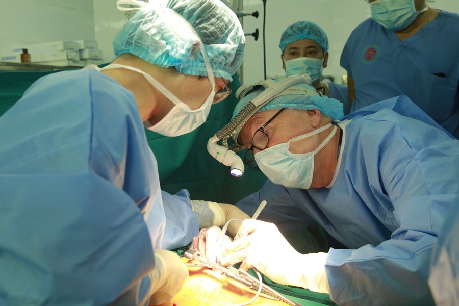Hình ảnh ca ghép phổi từ người cho chết não đầu tiên tại Việt Nam. Ảnh: BVCC
