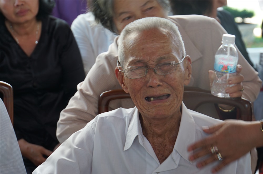 Ông Khỏe bật khóc khi kể về nguyên Thủ tướng Phan Văn Khải.