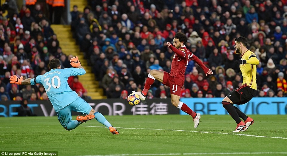Bàn thắng thứ hai trong trận của Salah (áo đỏ). Ảnh: Getty Images.