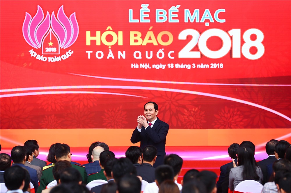 Chủ tịch Nước Trần Đại Quang tham dự bế mạc Hội Báo toàn quốc 2018 và tham quan các gian hàng.