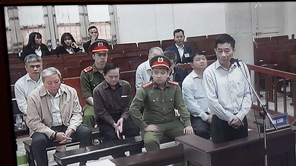 Ông Ninh Văn Quỳnh trả lời luật sư trong phiên tòa sáng nay 21.3