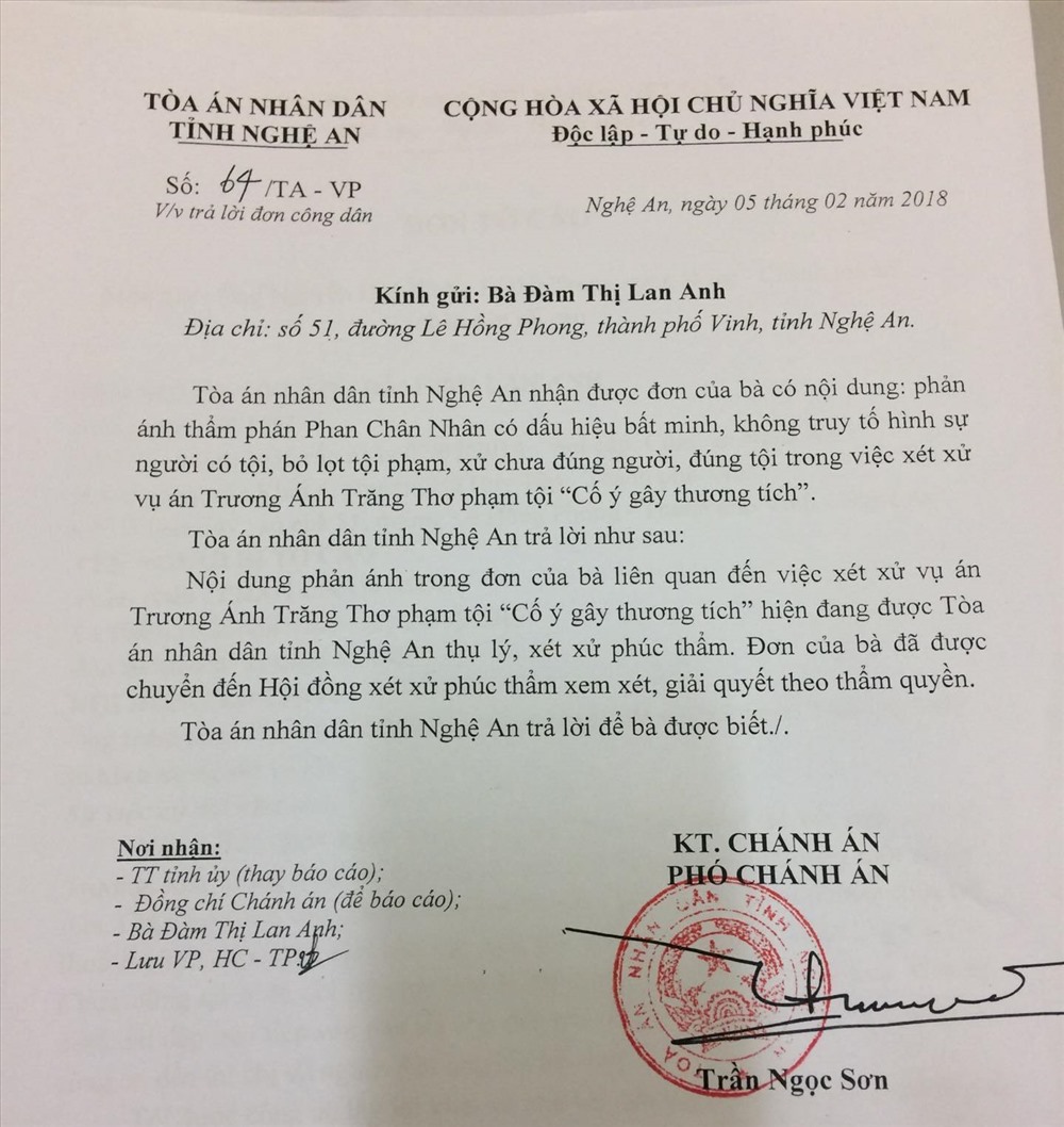 Công văn có nội dung “chuyển đơn” của TAND tỉnh Nghệ An. Ảnh: XH