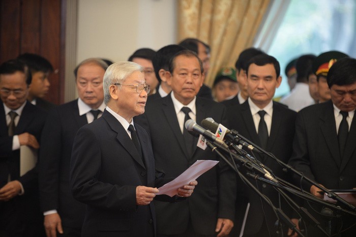Tổng Bí thư Nguyễn Phú Trọng đọc lời điếu. Ảnh: Tuoitre - VGP