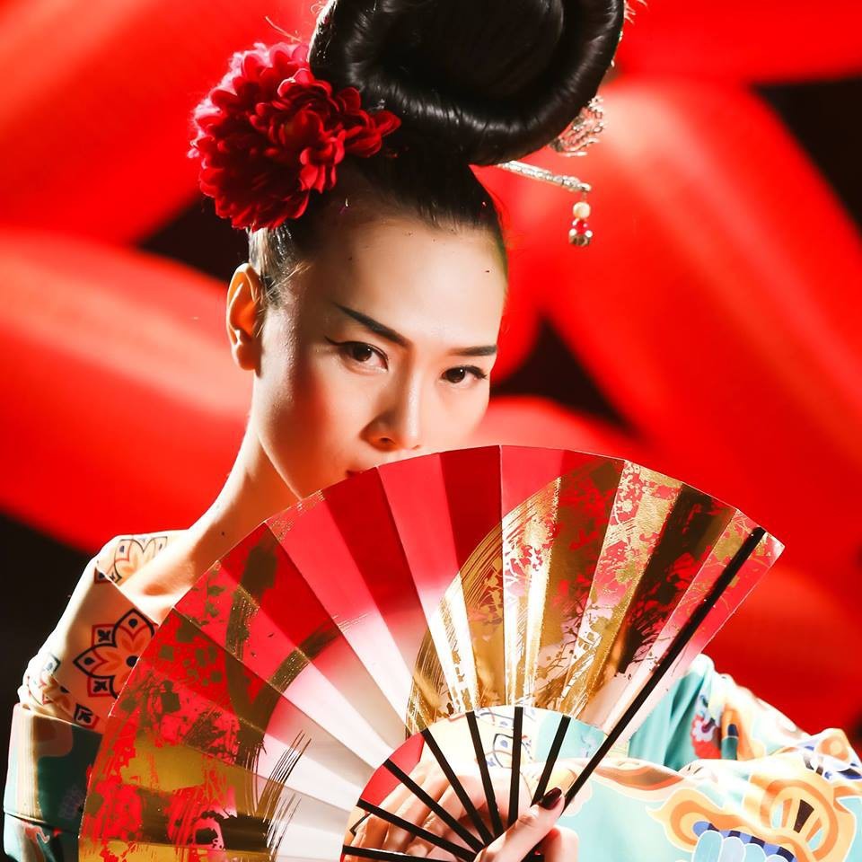 Tạo hình geisha của Mỹ Tâm trong MV “Anh chưa từng biết” 