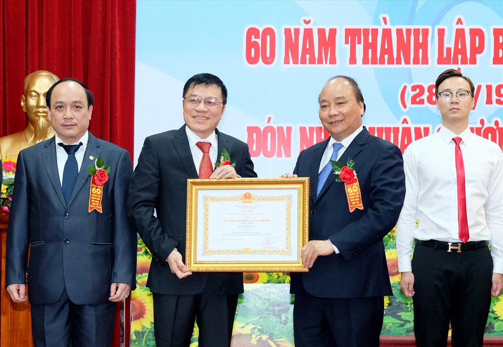 Thủ tướng Nguyễn Xuân Phúc đã trao Huân chương Lao động Hạng Nhất lần 2 cho Bệnh viện 
