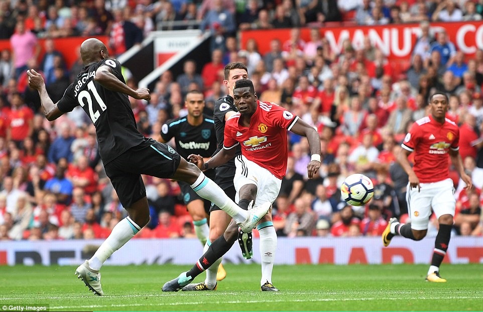 Pogba (áo đỏ giữa) nhận được nhiều kì vọng kể từ khi quay lại Man United năm 2016. Ảnh: Getty Images.