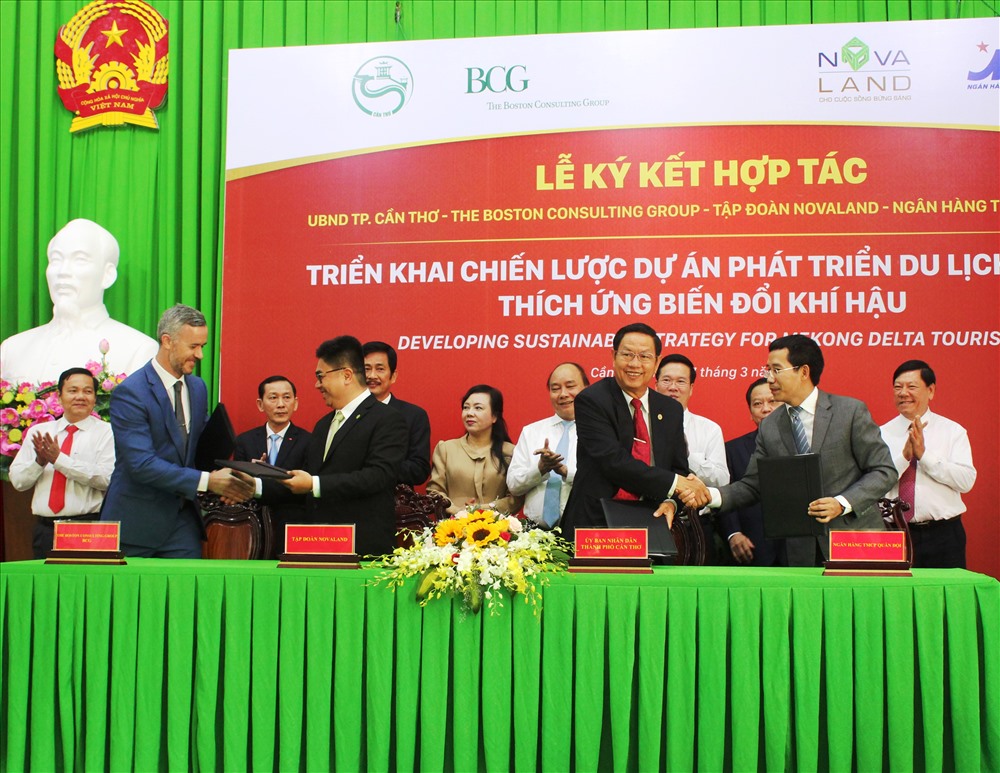 Quang cảnh lễ ký kết (ảnh: Tr.L)