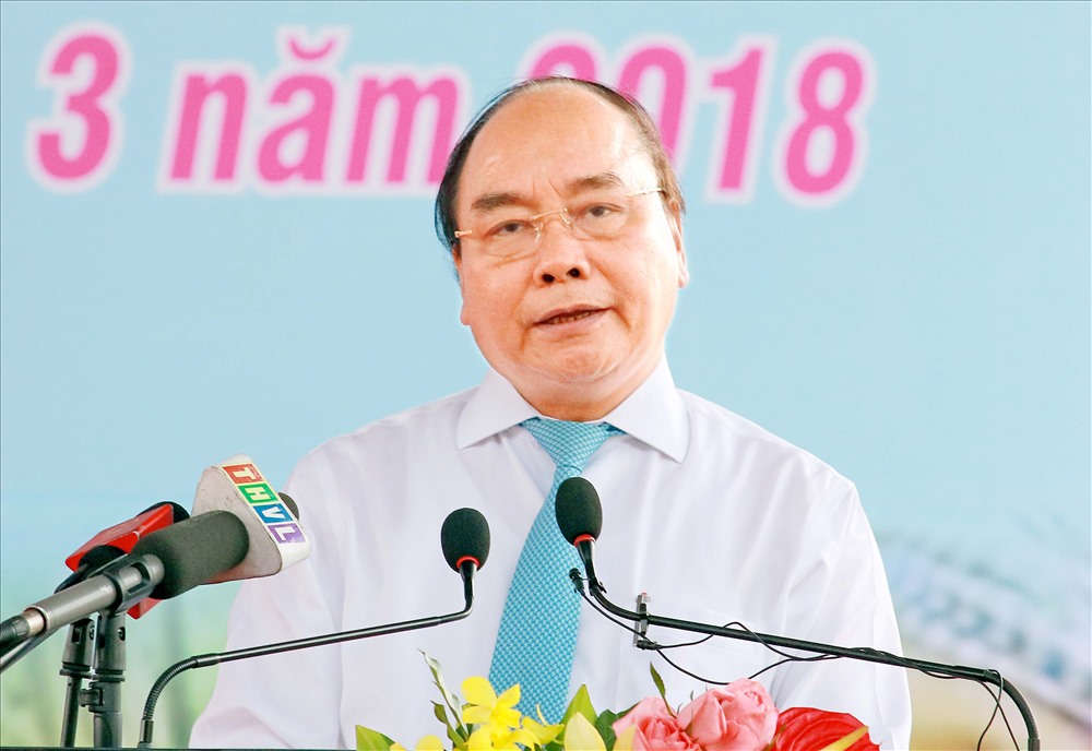 Thủ tướng Nguyễn Xuân Phúc phát biểu tại lễ trao Quyết định công nhận đạt danh hiệu Nông thôn mới cho thị xã Bình Minh (ảnh: Dương Thu)