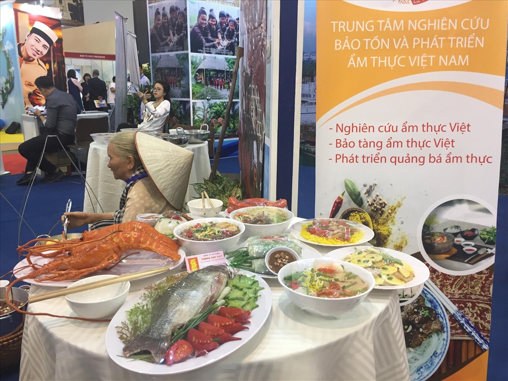 Ẩm thực truyền thống Việt Nam là một trong những điểm thu hút quan khách tại VITM 2018. Ảnh: PV