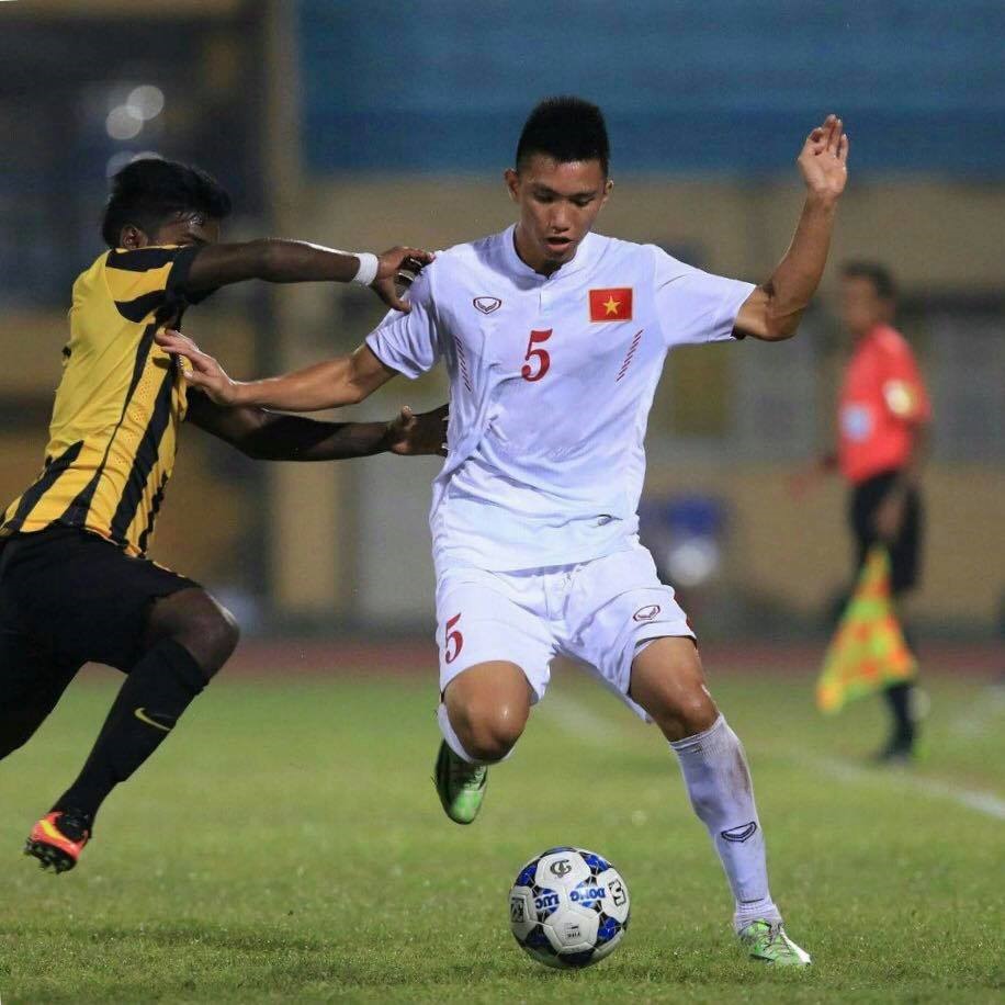 Văn Hậu là trụ cột quan trọng từng giúp U19 Việt Nam giành vé tham dự U20 World Cup 2017.