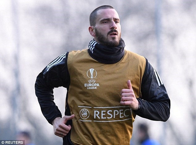 Bonucci đang lĩnh xướng rất tốt hàng phòng ngự của Rossoneri. Ảnh: Reuters.