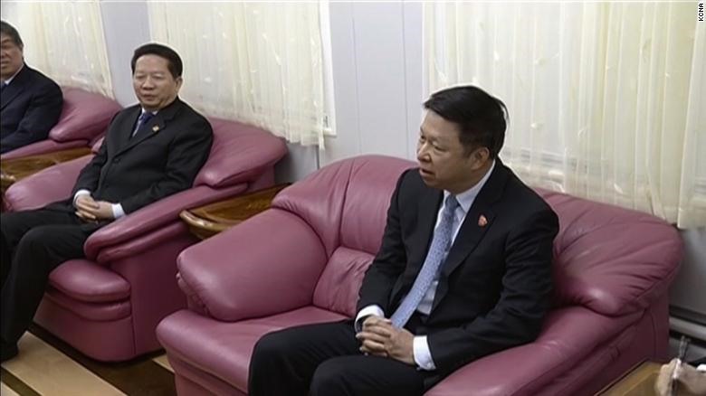 Đặc phái viên Trung Quốc Song Tao tháp tùng phái đoàn Triều Tiên đến Bắc Kinh. Ảnh: KCNA