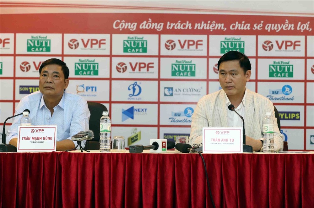 Ông Trần Mạnh Hùng (trái) được VPF thuê nhà tại Hà Nội. Ảnh: VPF