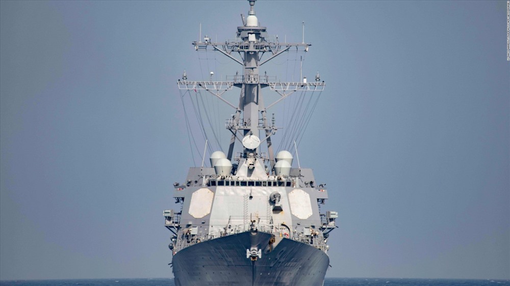 Khu trục hạm tên lửa dẫn đường USS Nitze ở Địa Trung Hải. Ảnh: CNN