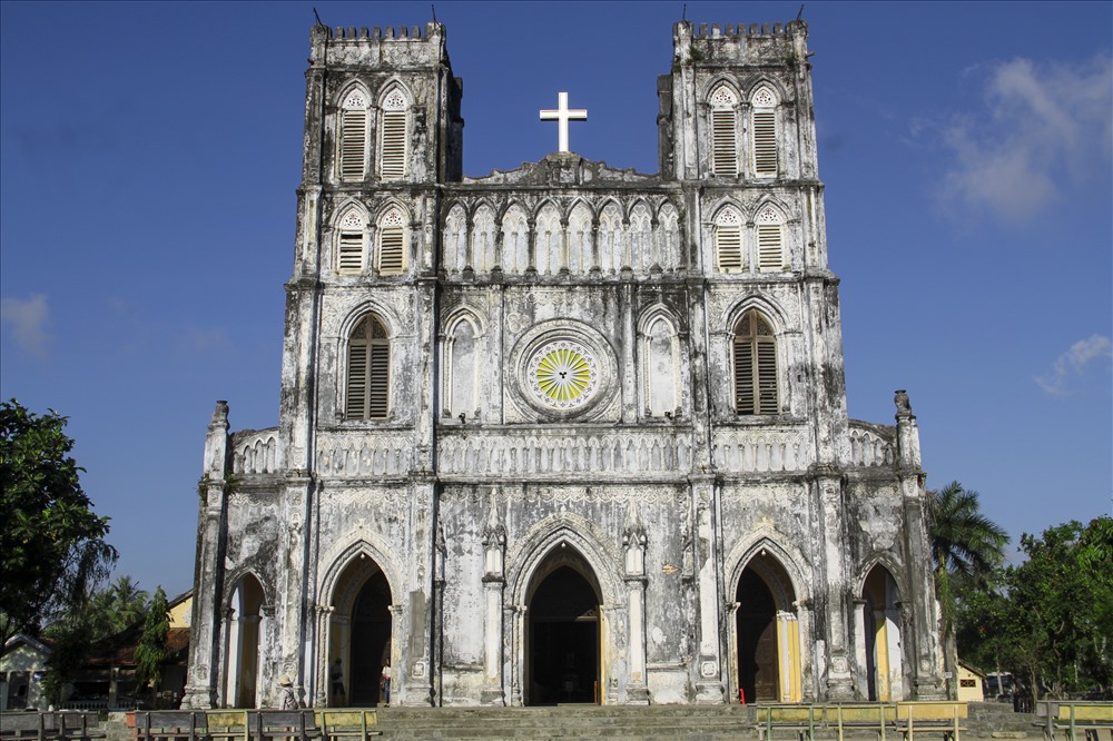 Nhà thờ Mằng Lăng - dấu tích kiến trúc Gothic cổ xưa