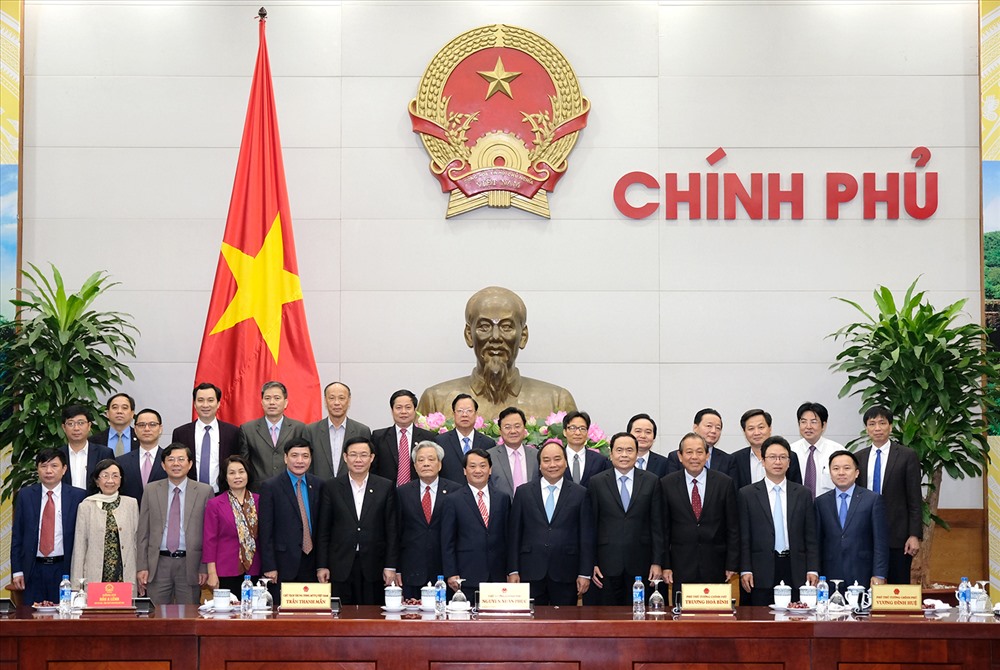 Thủ tướng và các Phó Thủ tướng làm việc với lãnh đạo Ủy ban Trung ương MTTQ Việt Nam. Ảnh: VGP