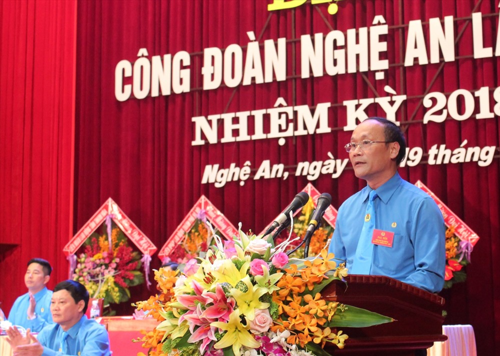 Chủ tịch LĐLĐ tỉnh Nghệ An Nguyễn Tử Phương phát biểu khai mạc đại hội (ảnh: P.V)