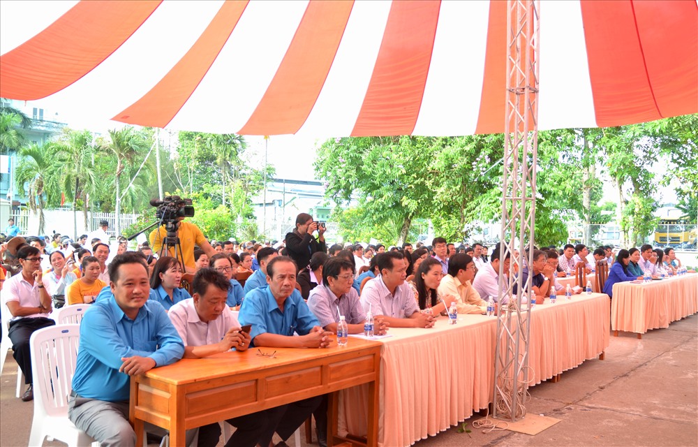 Buổi lễ phát động cũng hân hoan đón nhiều đại diện lãnh đạo Tỉnh ủy, UBND tỉnh, cùng các ban, ngành tỉnh Kiên Giang đến dự. (Ảnh: Lục Tùng)