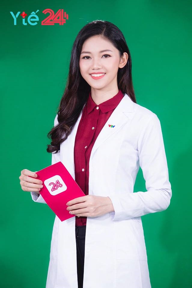 Mới đây, Á hậu Ngô Thanh Thanh Tú đã bất ngờ thông báo “tin vui” khi cô chính thức đảm nhiệm vị trí MC “Bản tin Y tế 24h” của VTV