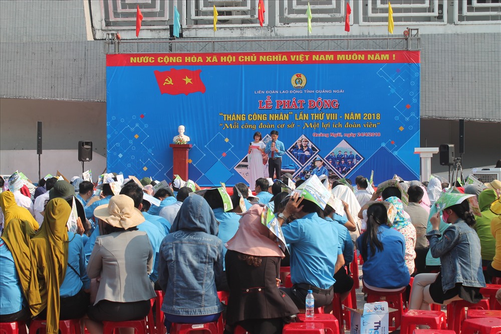 Hơn 500 CNVCLD đến dự lễ phát động “Tháng công nhân” năm 2018. Ảnh: T.H