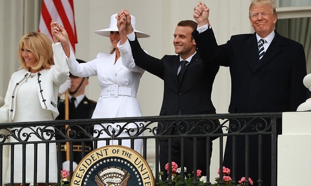 “Cây trắng” bà Melania Trump mặc trong lễ đón Tổng thống Pháp Emmanuel Macron và phu nhân đã được người dùng Twitter ngợi khen. Ảnh: Getty.
